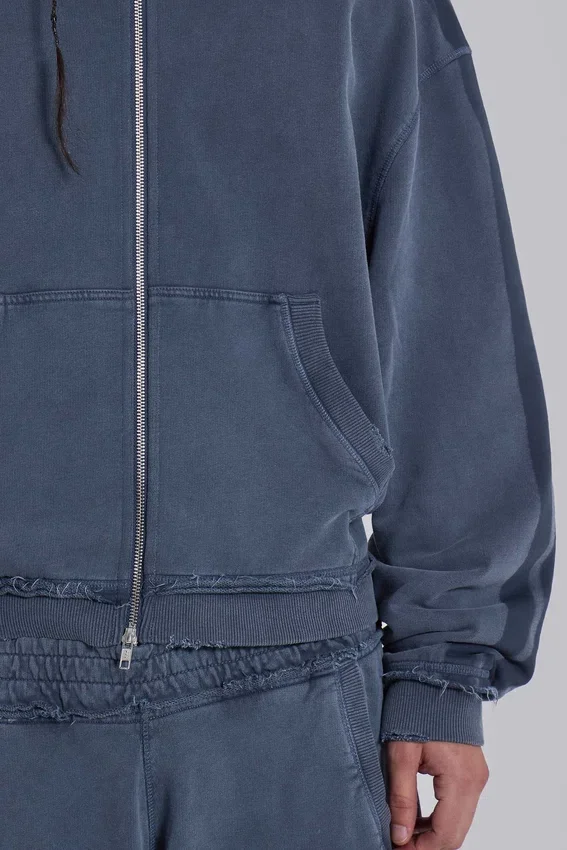 Niebieska sportowa bluza z kapturem „Monster Hoodie” o luźnym kroju