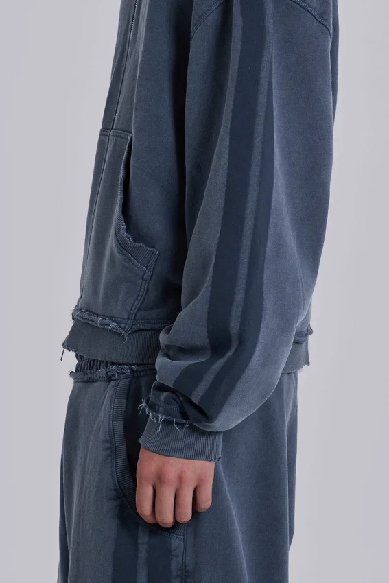 Niebieska sportowa bluza z kapturem „Monster Hoodie” o luźnym kroju