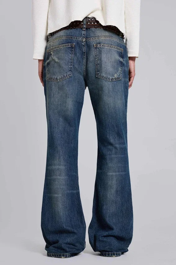 Niebieskie jeansy „Jude Bootcut” z rozszerzanymi nogawkami w odcieniu „Mid Wash”