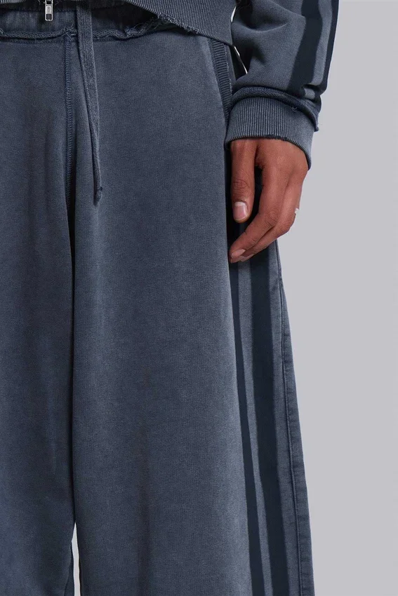 Niebieskie sportowe, luźne Monster Joggers