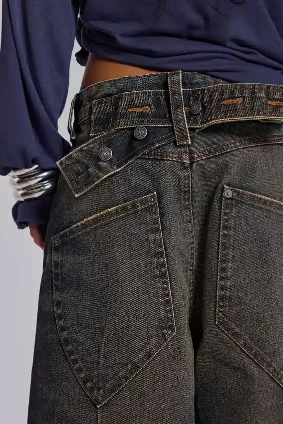 Niebieskie szorty Colossus Jorts z regulacją z tyłu