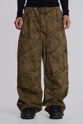 Parachute Pants w kamuflażu leśnym