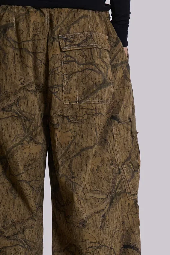 Parachute Pants w kamuflażu leśnym