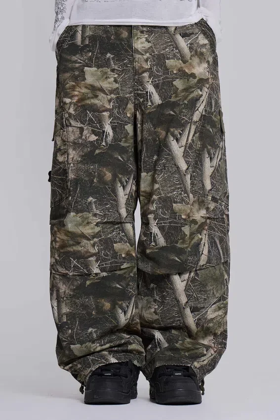 Parachute Pants w kamuflażu Woodland