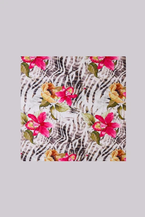 Satynowa chusta bandana Mae o wielu zastosowaniach