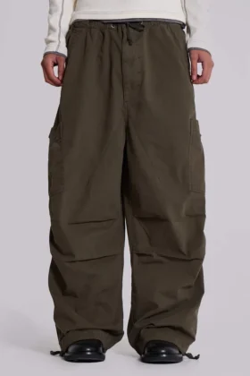 Spodnie Parachute Cargo w kolorze khaki