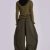 Spodnie Parachute Cargo w kolorze khaki