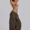 Spodnie Parachute Cargo w kolorze khaki