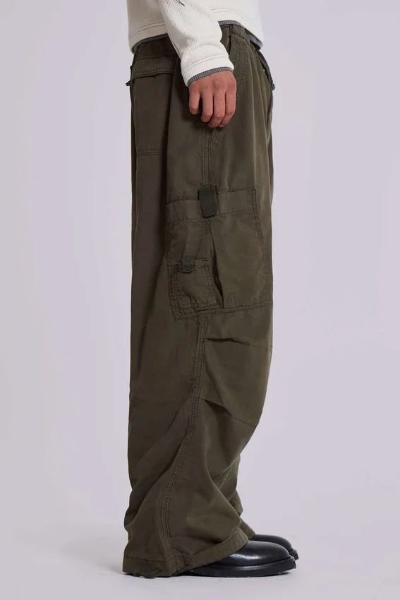 Spodnie Parachute Cargo w kolorze khaki