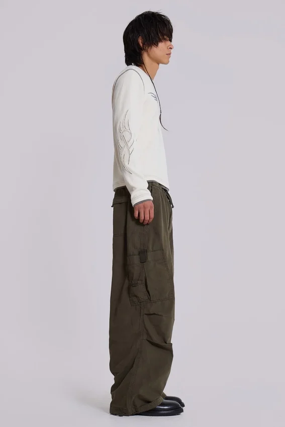 Spodnie Parachute Cargo w kolorze khaki