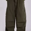 Spodnie Parachute Cargo w kolorze khaki