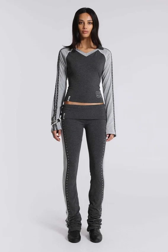Sportowe spodnie Rynna z podwiniętymi nogawkami typu bootcut