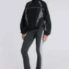 Sportowe spodnie Rynna z podwiniętymi nogawkami typu bootcut