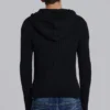 Sweter z kapturem w stylu militarnym