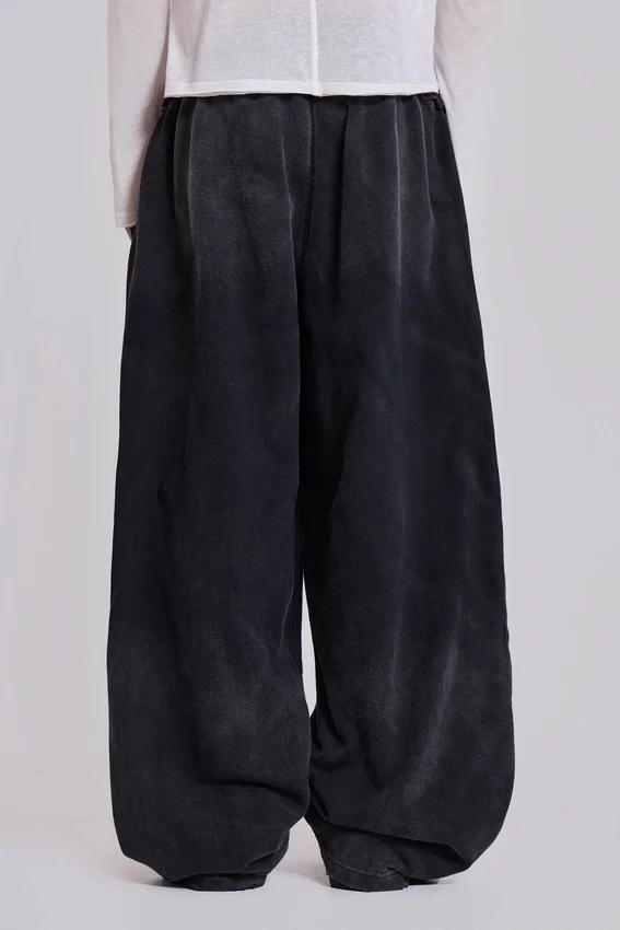 Szare, luźne spodnie dresowe „Monster Joggers” w stylu sportowym