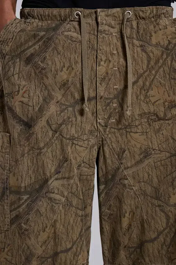 Szorty Parachute w kamuflażu leśnym