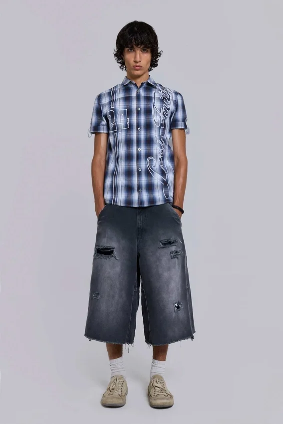 Szorty typu „carpenter” w stylu skate z efektem postarzenia