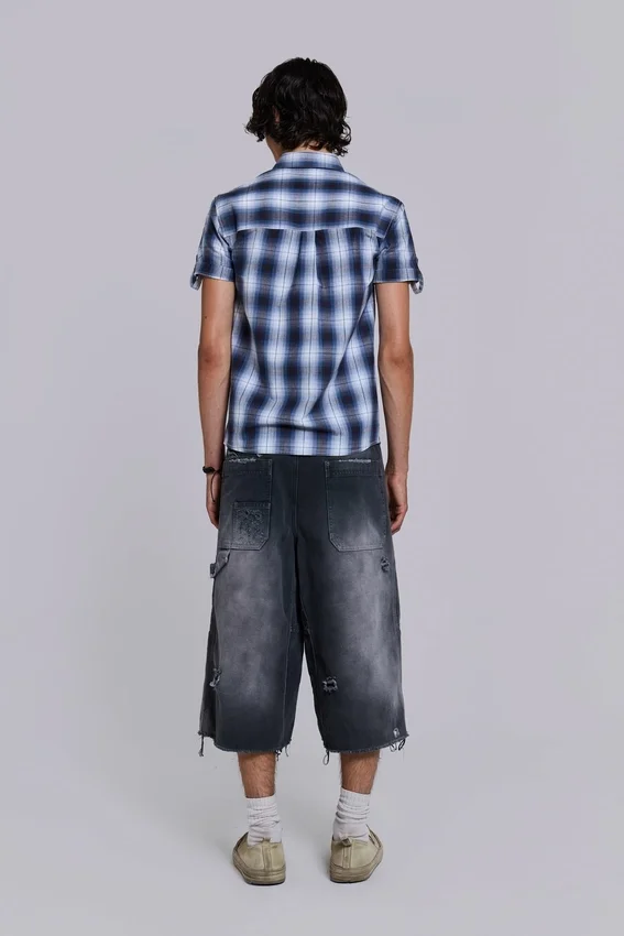 Szorty typu „carpenter” w stylu skate z efektem postarzenia
