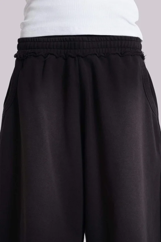 Wyprane czarne luźne szorty dresowe Monster Joggers